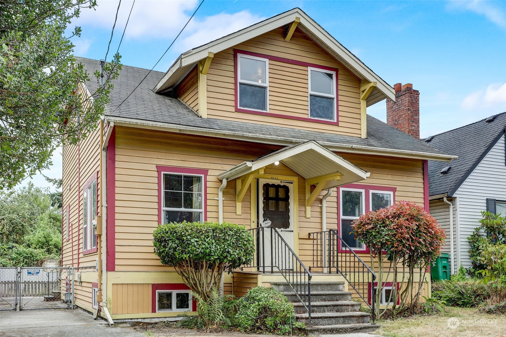 3551 South Bennett Street Seattle, WA 98118 - Photo 2 of 40