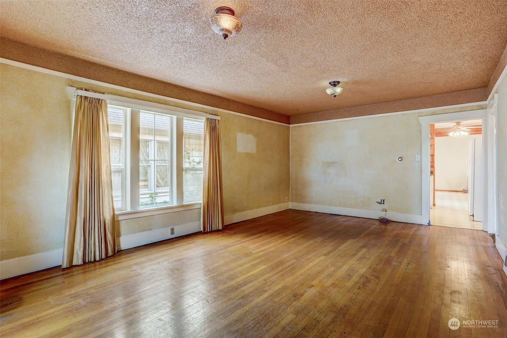 3551 South Bennett Street Seattle, WA 98118 - Photo 6 of 40