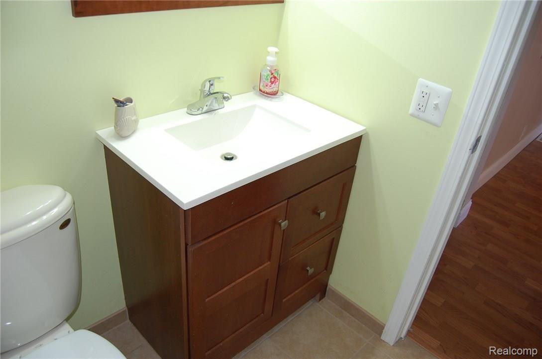 27004 Inkster Road Flat Rock, MI 48134 - Photo 17 of 36 DSC_0013.JPG