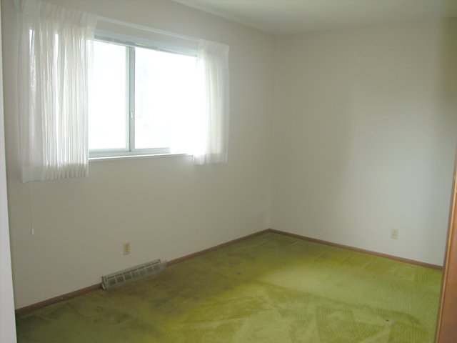 6325 North Randwick Road Peoria, IL 61615 - Photo 8 of 15 Gallery Image 8
