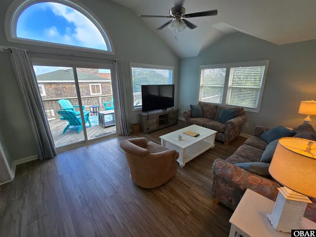 $635,000 | 745 West Grackle Court, Unit 12, Corolla, NC 27927
