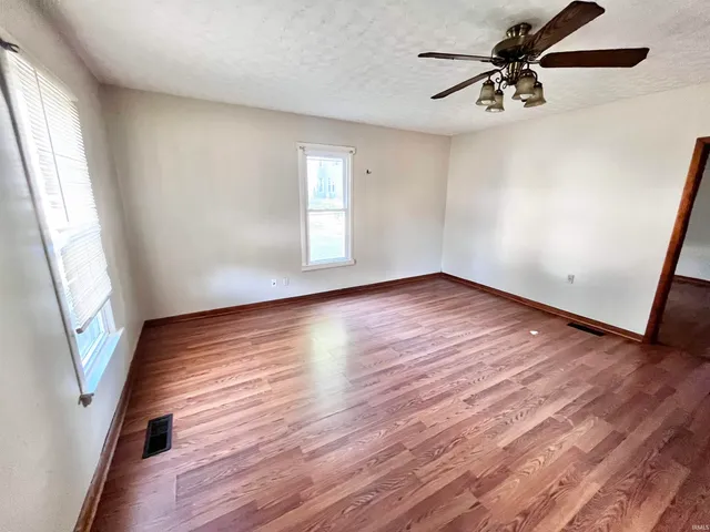 $80,000 | 106 Northeast 10th Street, Washington, IN 47501