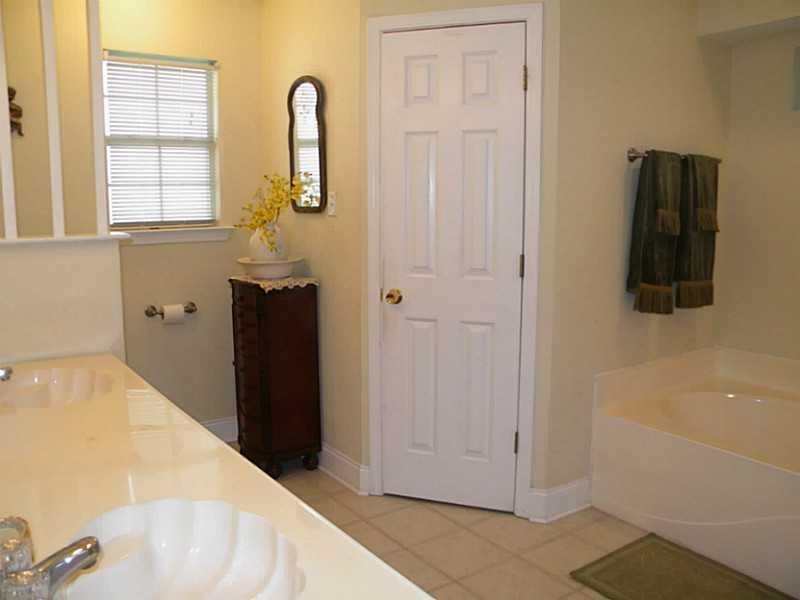 1805 Kings Row Slidell, LA 70461 - Photo 10 of 15 Gallery Image 10