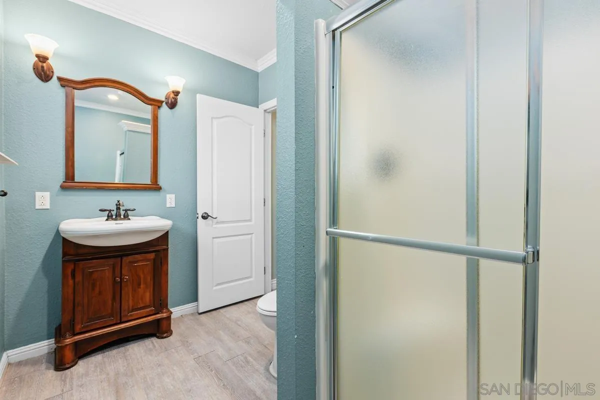 3562 South Mission Road Fallbrook, CA 92028 - Photo 26 of 38 Bathroom