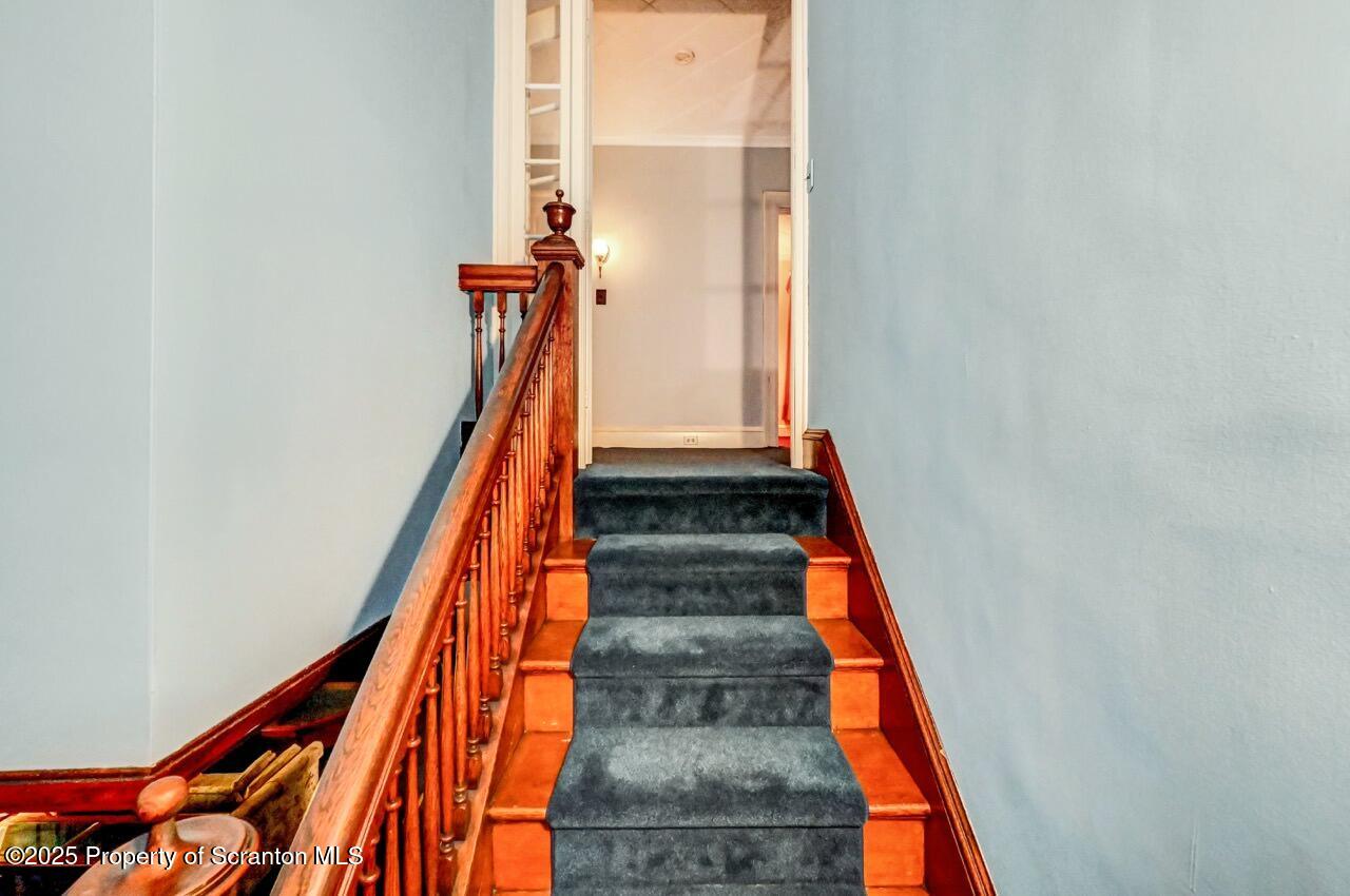 1008 Sunset Street Scranton, PA 18509 - Photo 25 of 54 a view of entryway