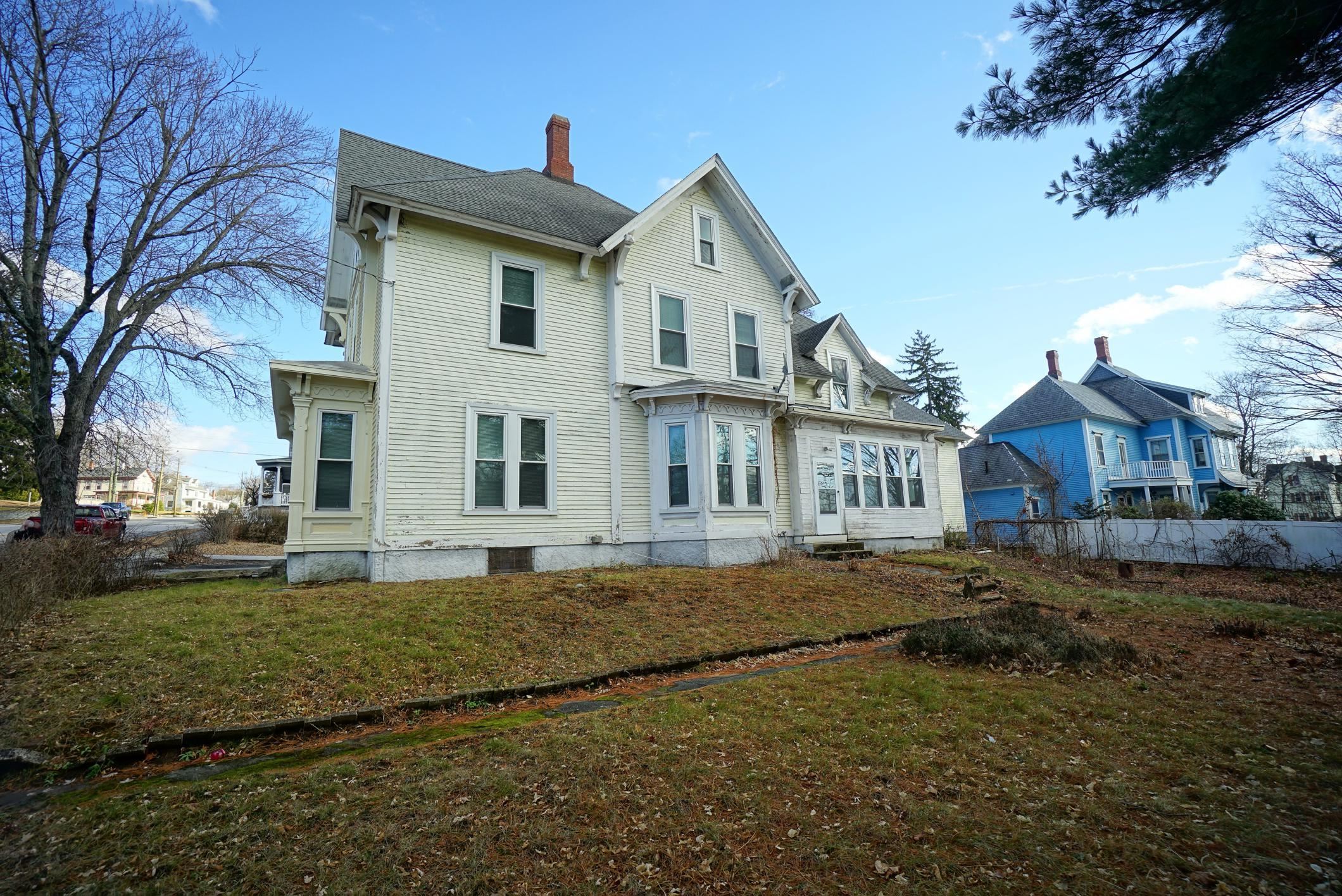 489 Hanover Street Manchester, NH 03104 - Photo 3 of 36 Gallery Image 3