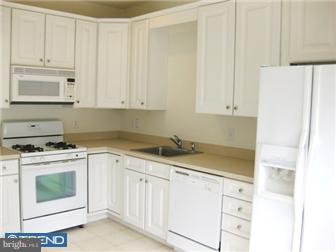 21 York Road West Windsor, NJ 08550 - Photo 2 of 12 Kitchen