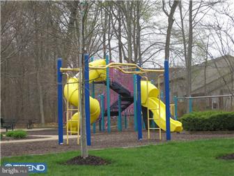 21 York Road West Windsor, NJ 08550 - Photo 10 of 12