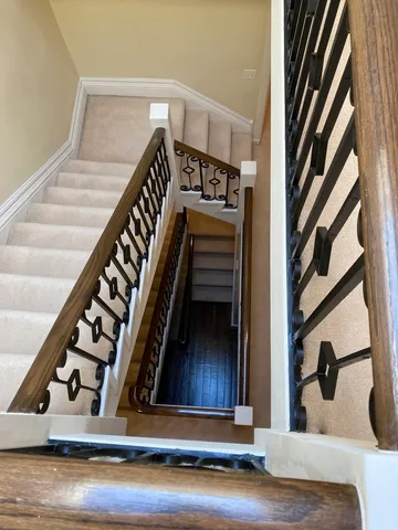 a view of entryway and hall