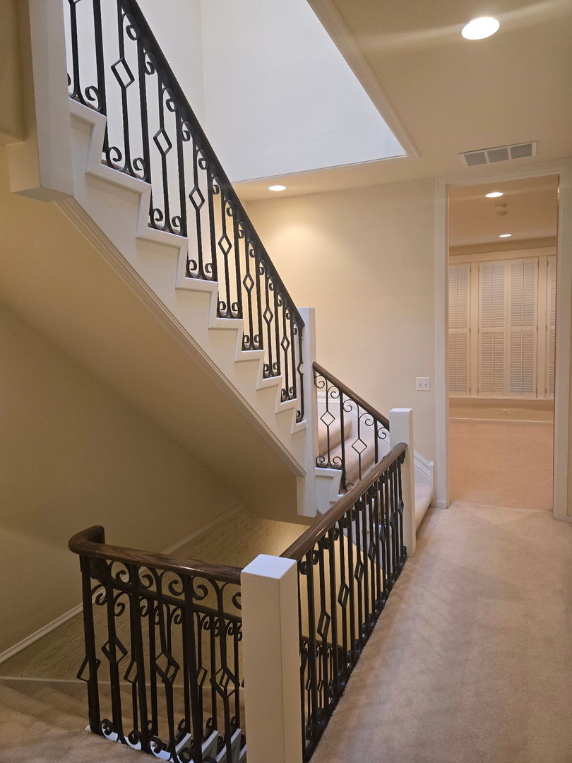 29 East Scott Street Chicago, IL 60610 - Photo 20 of 21 a view of entryway with wooden floor