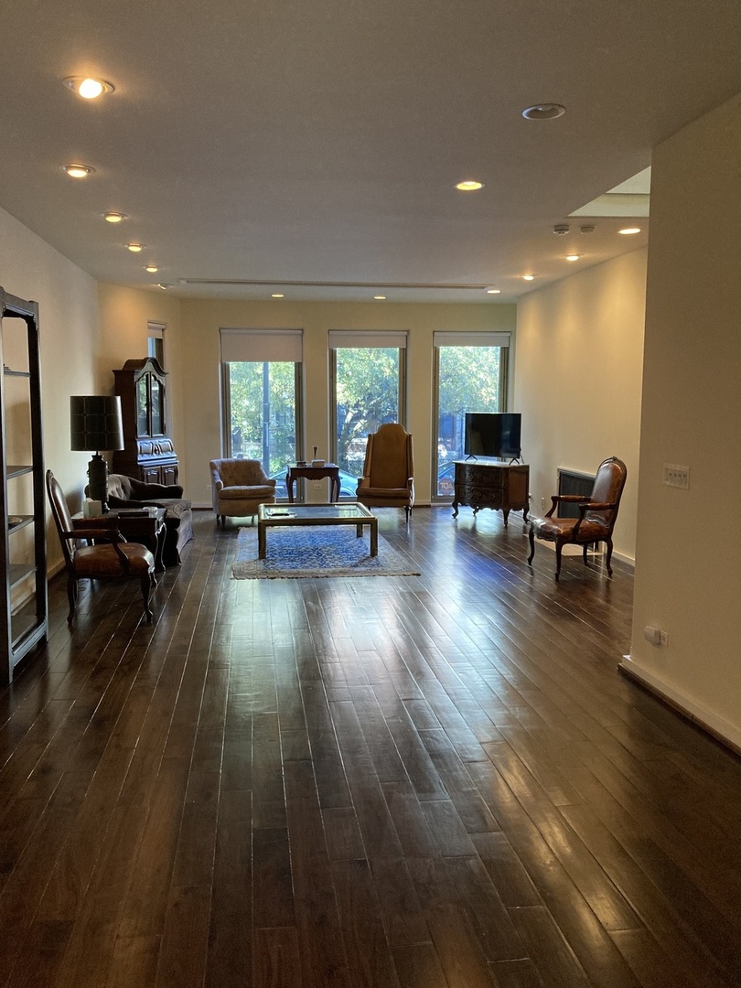 29 East Scott Street Chicago, IL 60610 - Photo 2 of 16