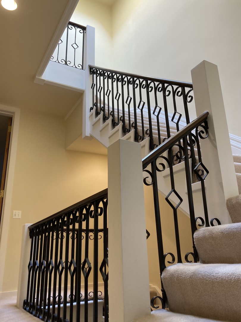 29 East Scott Street Chicago, IL 60610 - Photo 10 of 21 a view of entryway