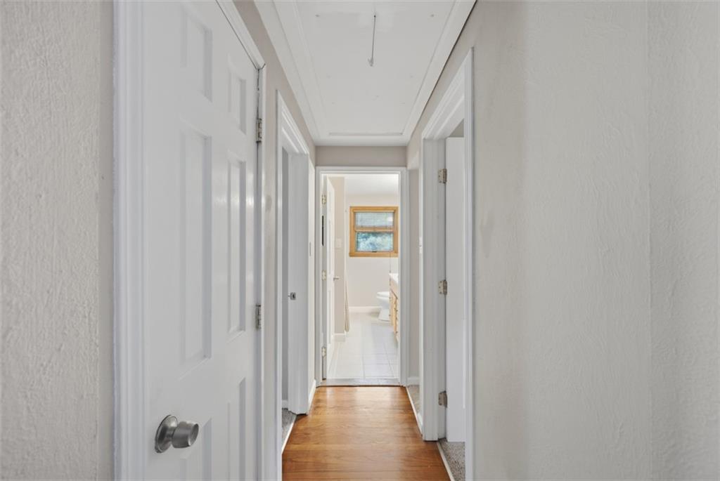 2725 Locust Drive Pittsburgh, PA 15241 - Photo 16 of 40 a view of a hallway