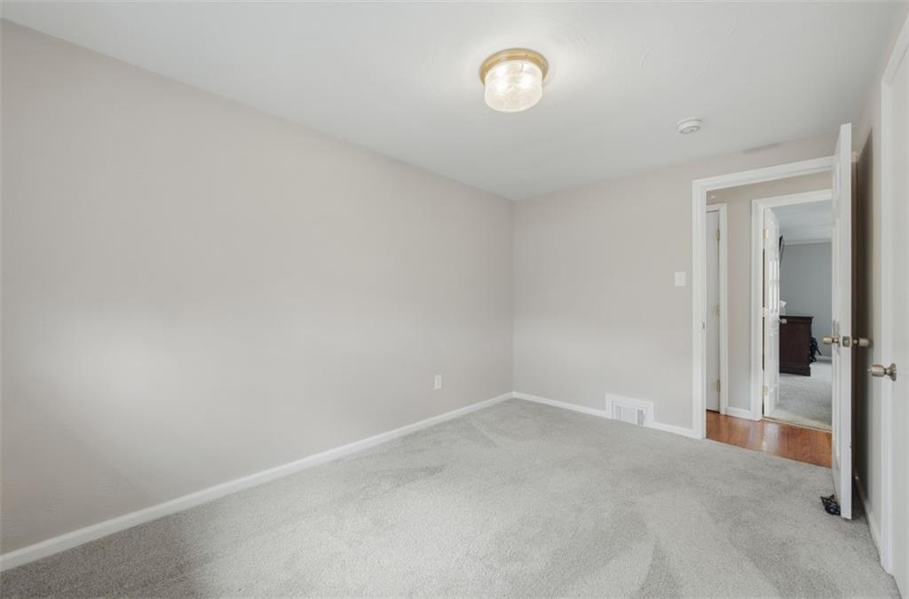 2725 Locust Drive Pittsburgh, PA 15241 - Photo 23 of 40 a view of a room