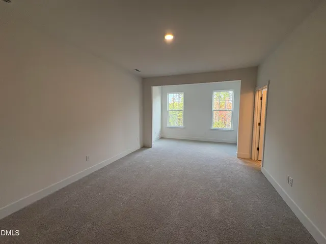 a view of empty room with window