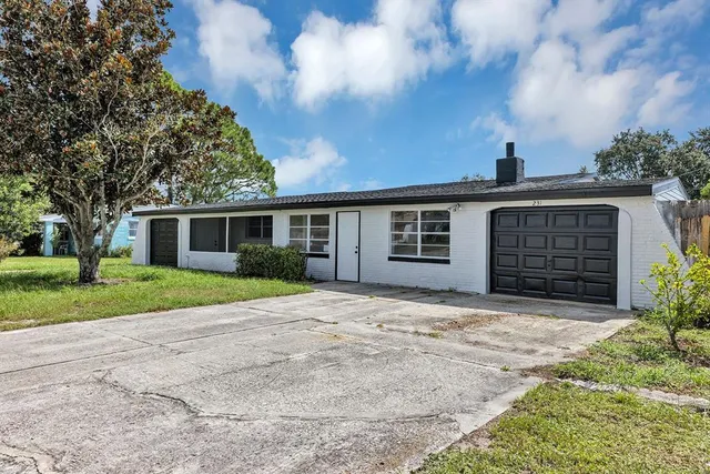 $1,750 | 231 Stanley Avenue, Frostproof, FL 33843