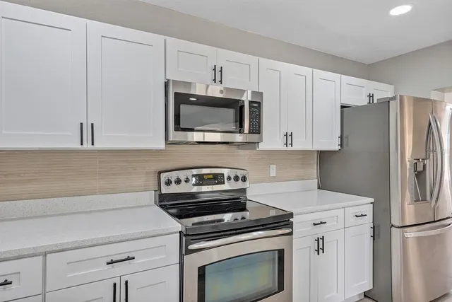 $1,750 | 231 Stanley Avenue, Frostproof, FL 33843