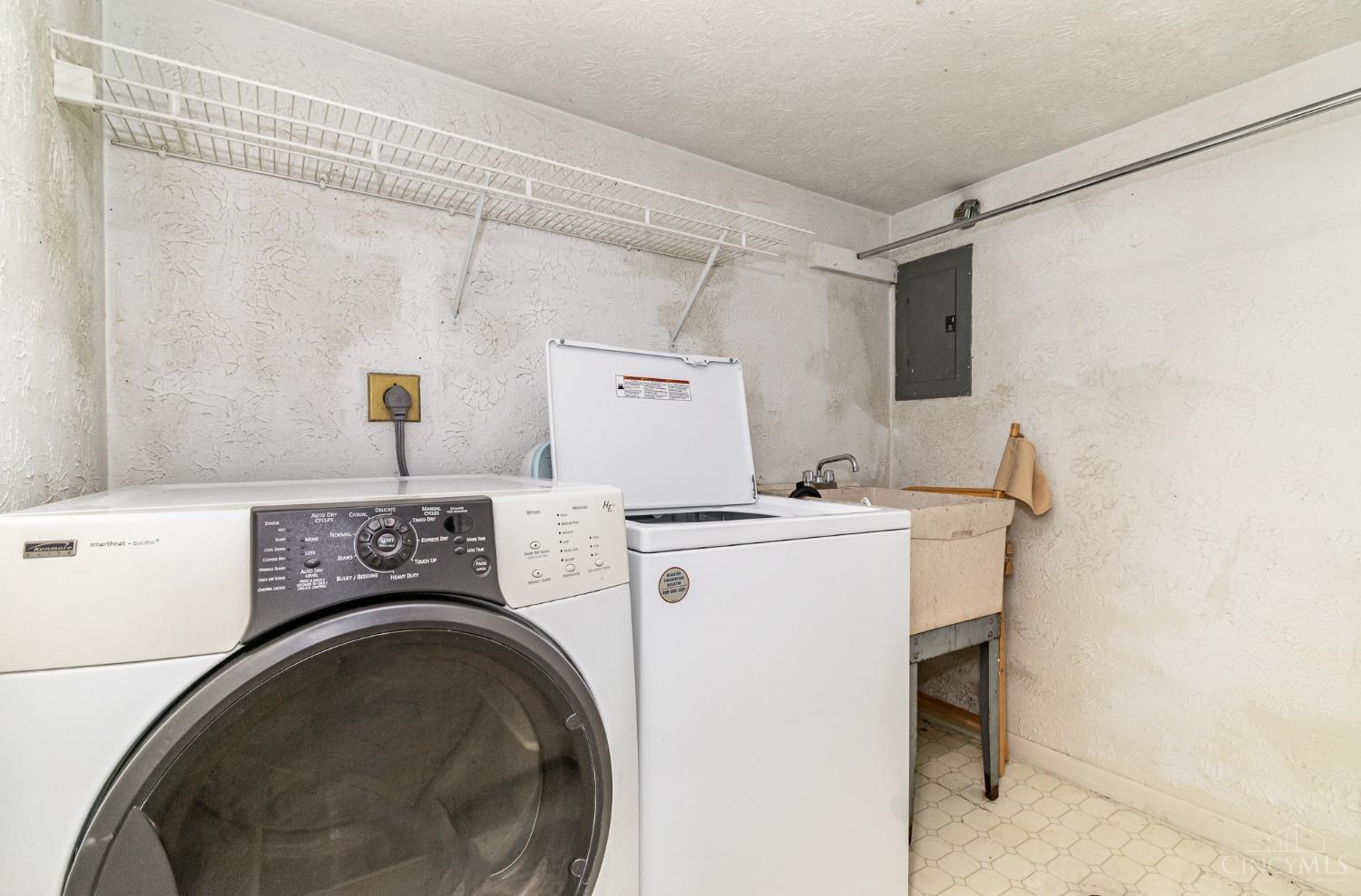 3 Foxhall Court Cincinnati, OH 45219 - Photo 29 of 37 Unit 3 laundry, Lower level