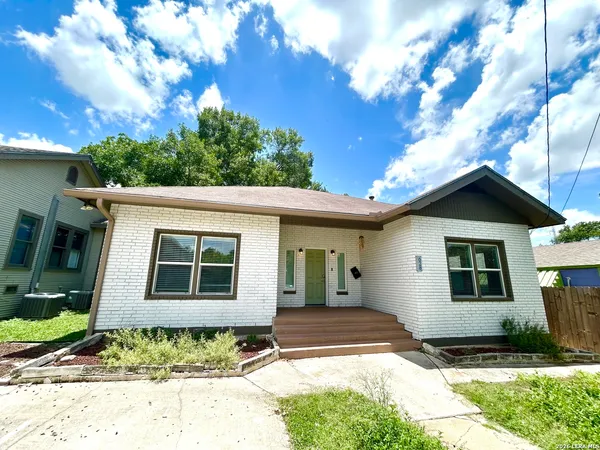$2,499 | 628 West Magnolia Avenue, San Antonio, TX 78212