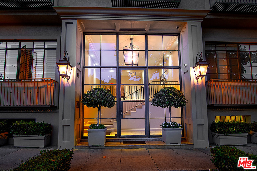 9601 Charleville Boulevard, Unit 8 Beverly Hills, CA 90212 - Photo 12 of 47 a view of a house with a street