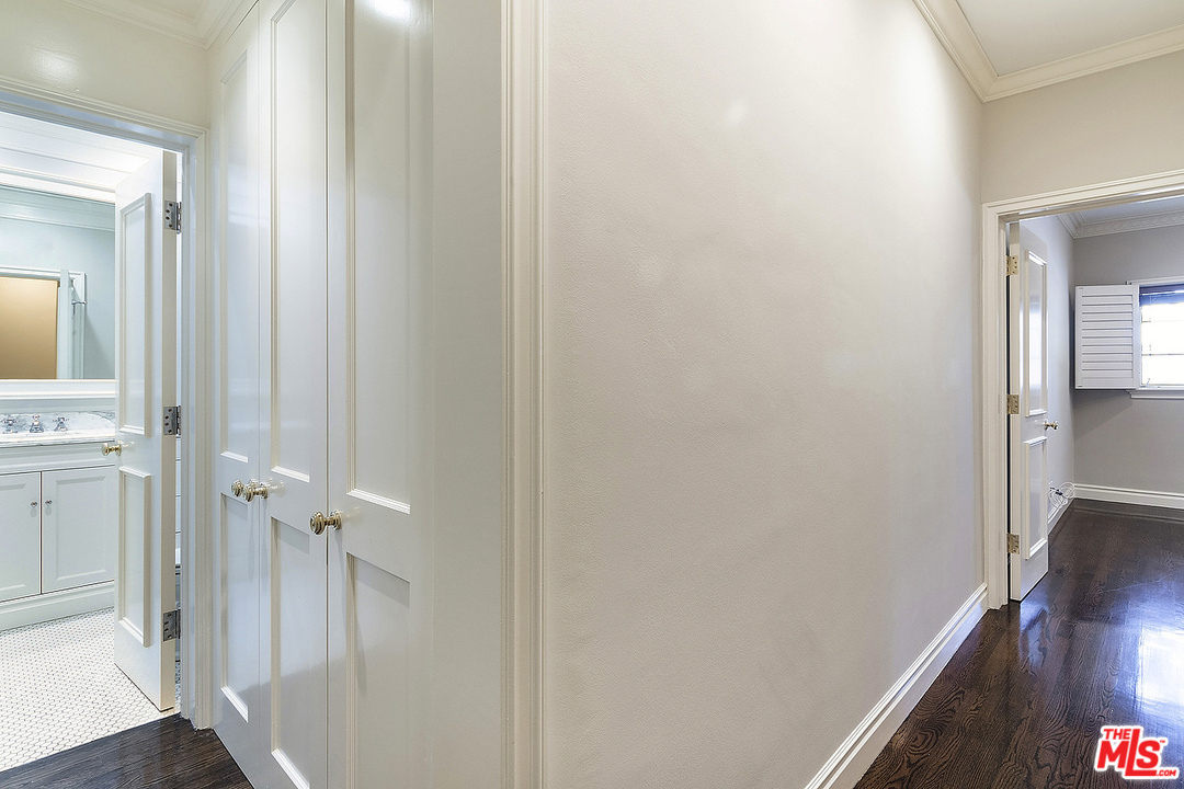 9601 Charleville Boulevard, Unit 8 Beverly Hills, CA 90212 - Photo 31 of 47 wooden floor in a gallery