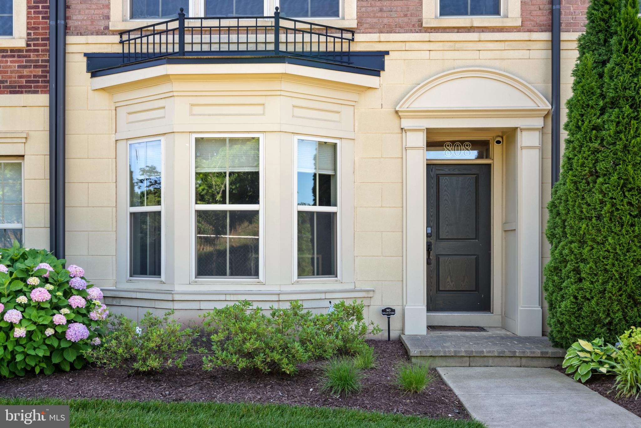 808 Fair Winds Way Oxon Hill, MD 20745 - Photo 2 of 41