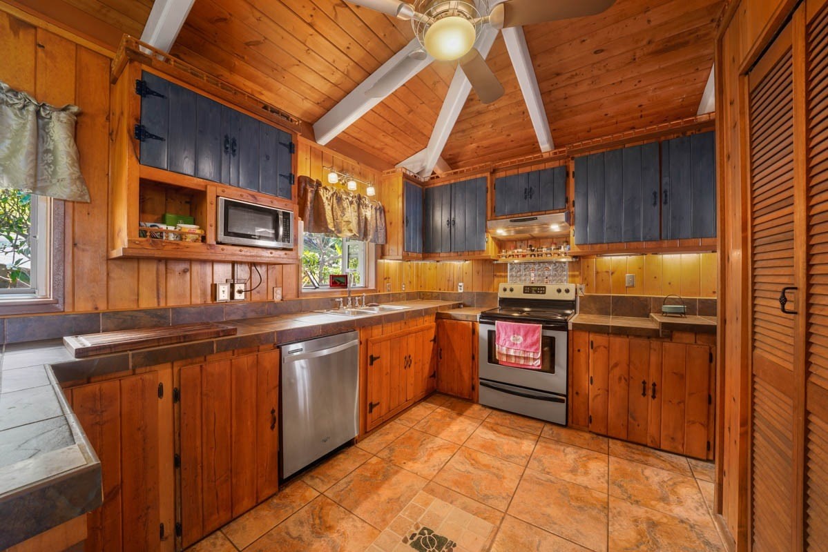 87-457 Kaohe Road Captain Cook, HI 96704 - Photo 2 of 29 Gallery Image 2