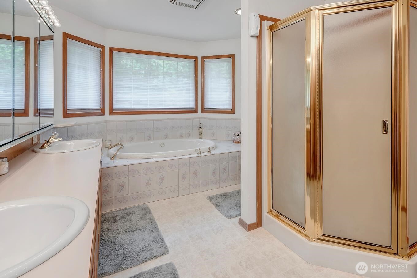 2829 Lake Langlois Road Northeast Carnation, WA 98014 - Photo 21 of 39 Gallery Image 21