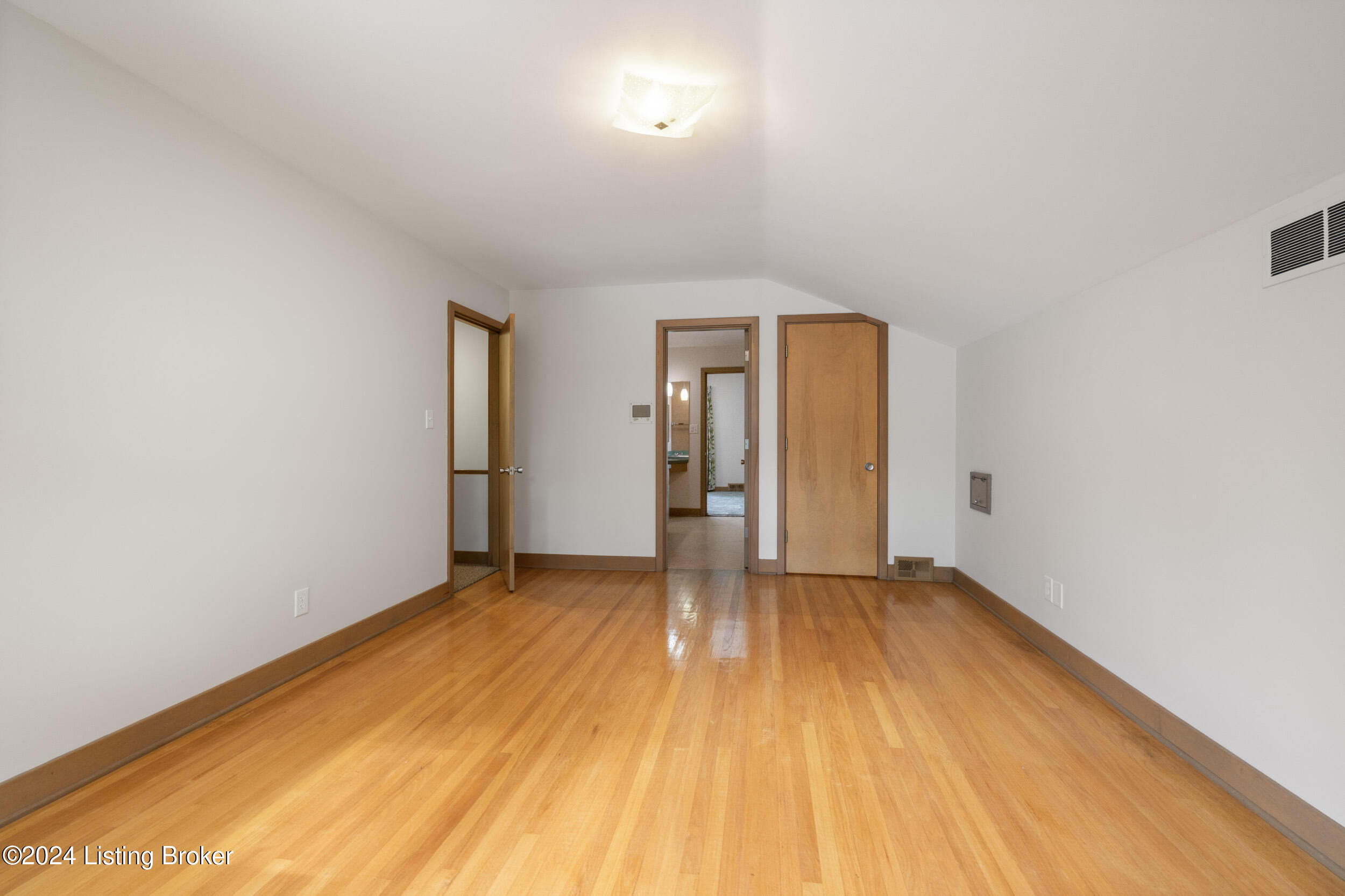 2714 Lamont Road Louisville, KY 40205 - Photo 35 of 50 LREP5108
