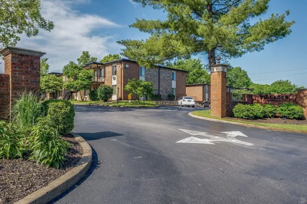 $1,650 | 2601 Hillsboro Pike, Unit P4, Nashville, TN 37212