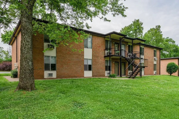 $1,650 | 2601 Hillsboro Pike, Unit P4, Nashville, TN 37212