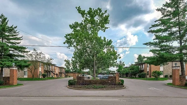 $1,650 | 2601 Hillsboro Pike, Unit P4, Nashville, TN 37212