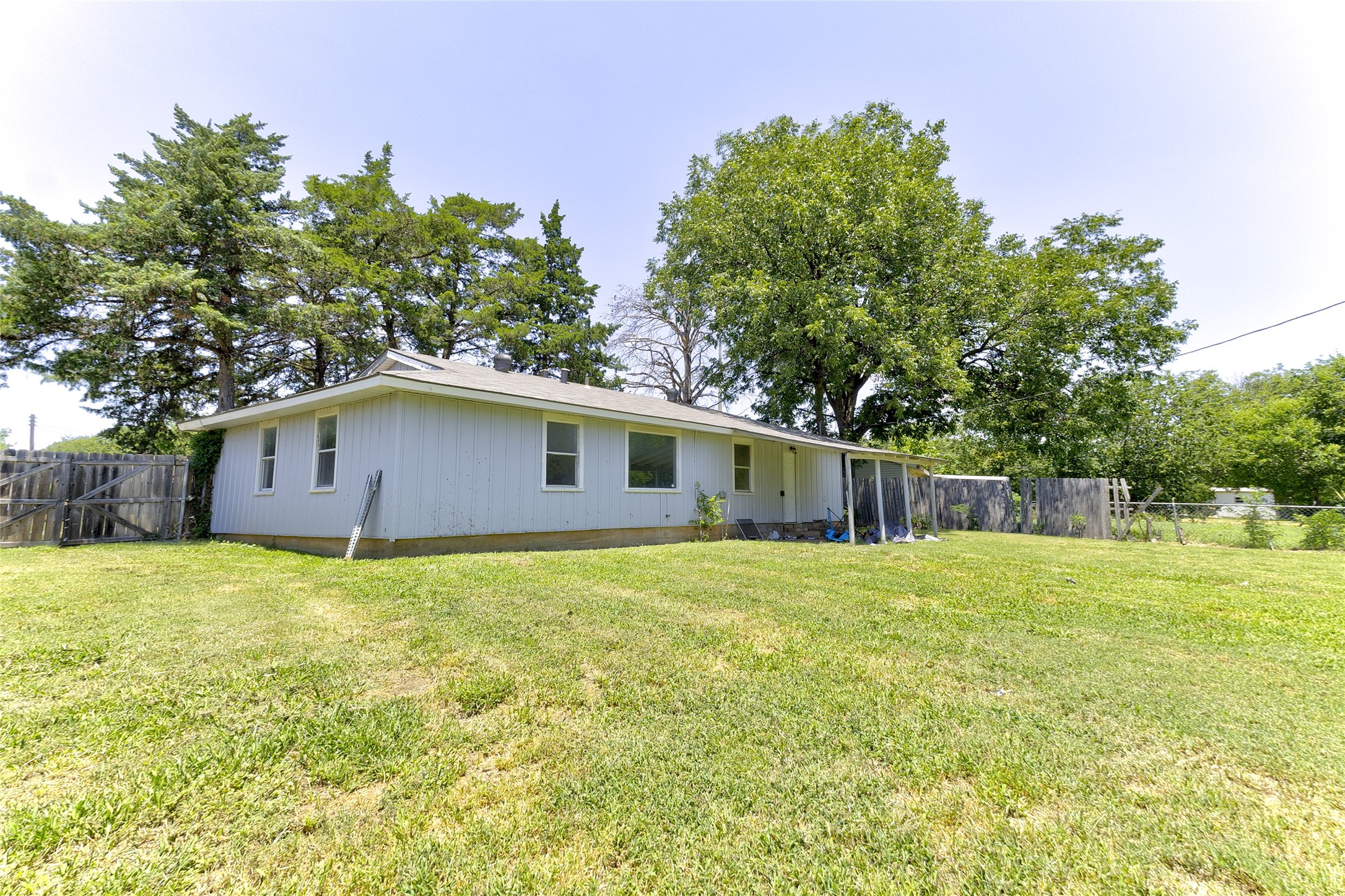 1635 Longview Street Wichita Falls, TX 76306 - Photo 3 of 4