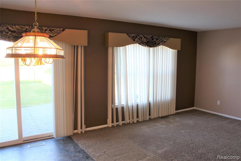 1886 River Road St. Clair, MI 48079 - Photo 7 of 24