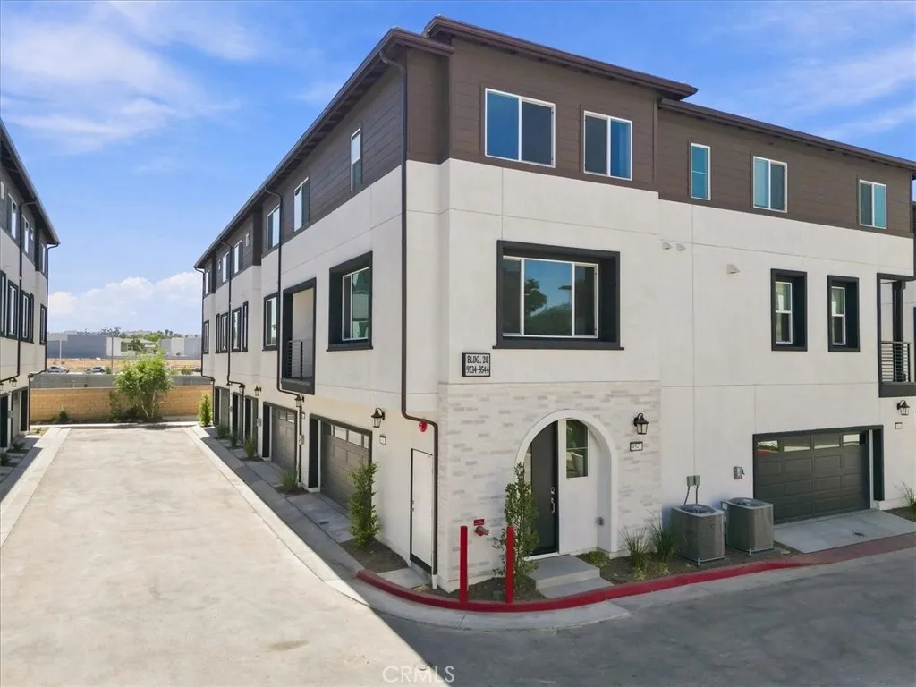 9538 Hannah Way Riverside, CA 92504 - Photo 1 of 38 Gallery Image 1