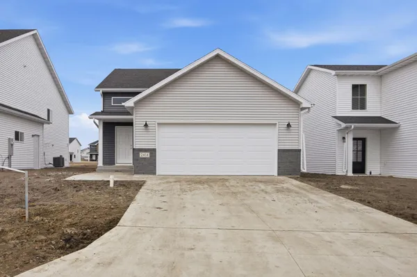 $349,880 | 2414 38th Avenue South, Moorhead, MN 56560