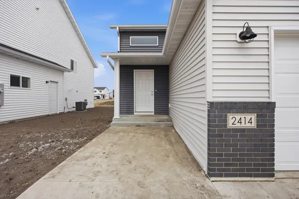 $349,880 | 2414 38th Avenue South, Moorhead, MN 56560