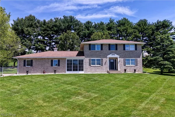$480,000 | 883 Basel Street Southwest, Sugarcreek, OH 44681
