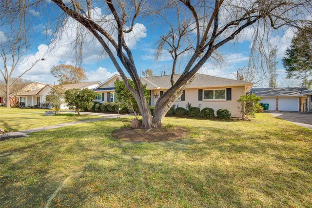 $559,680 | 10303 Greenwillow Drive, Houston, TX 77035