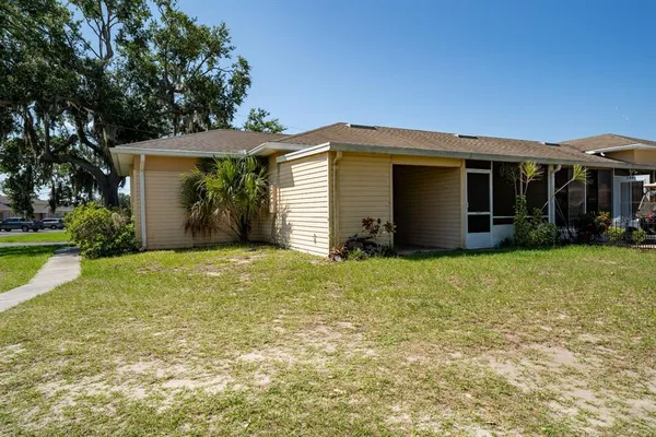 $100,999 | 1543 Club Circle, Lakeshore, FL 33854