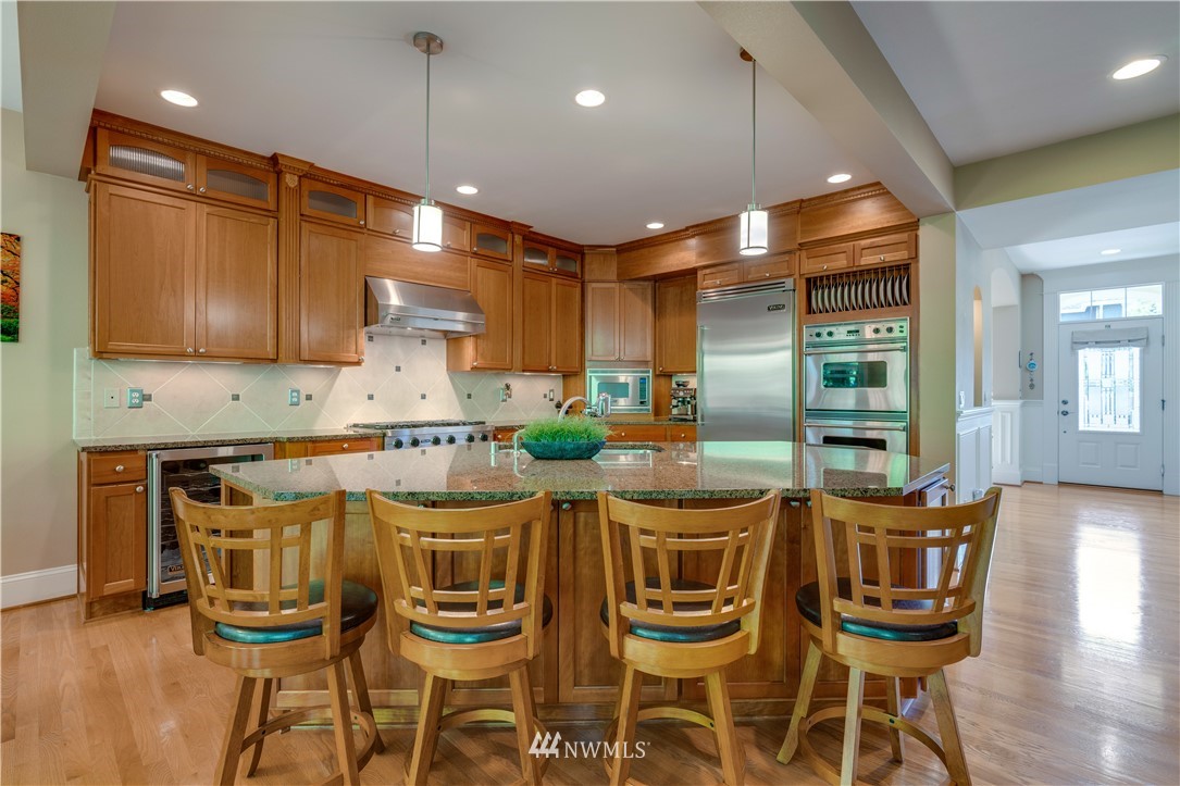 740 Lincoln Avenue Southeast Renton, WA 98057 - Photo 12 of 40