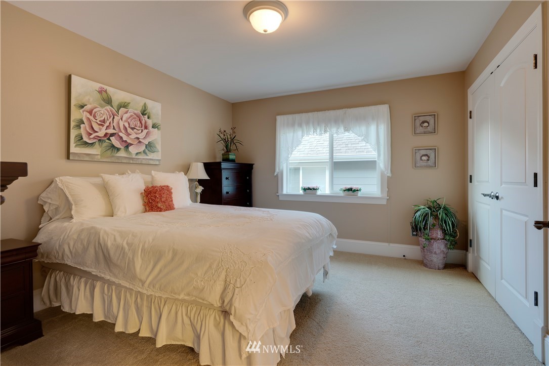 740 Lincoln Avenue Southeast Renton, WA 98057 - Photo 29 of 40