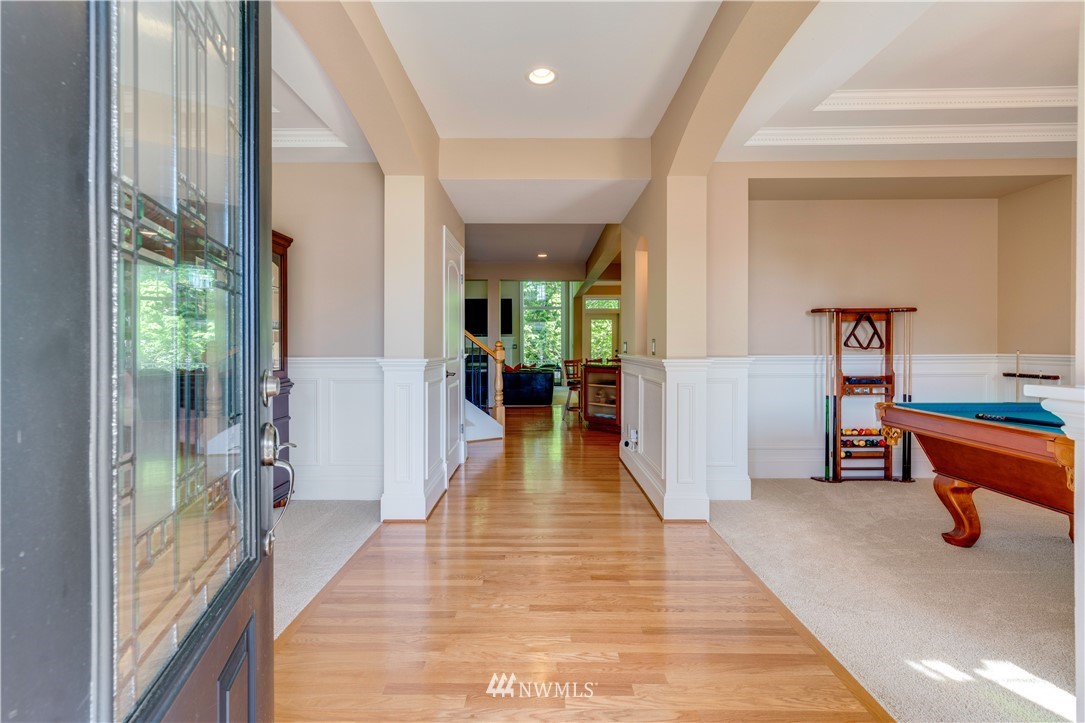740 Lincoln Avenue Southeast Renton, WA 98057 - Photo 4 of 40