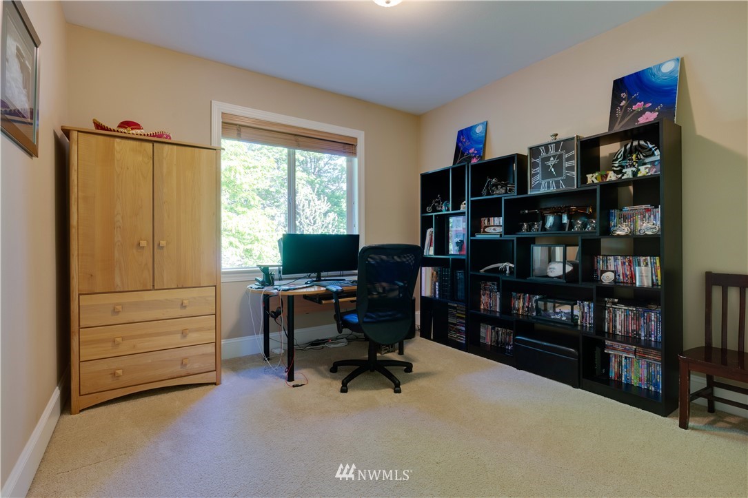 740 Lincoln Avenue Southeast Renton, WA 98057 - Photo 32 of 40