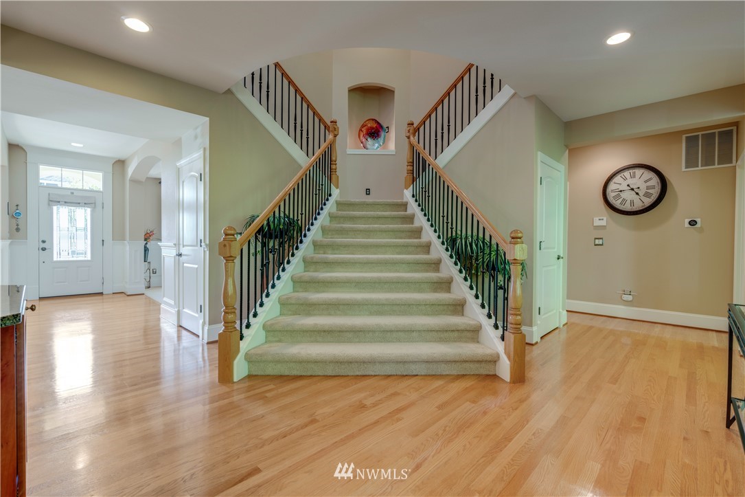 740 Lincoln Avenue Southeast Renton, WA 98057 - Photo 9 of 40