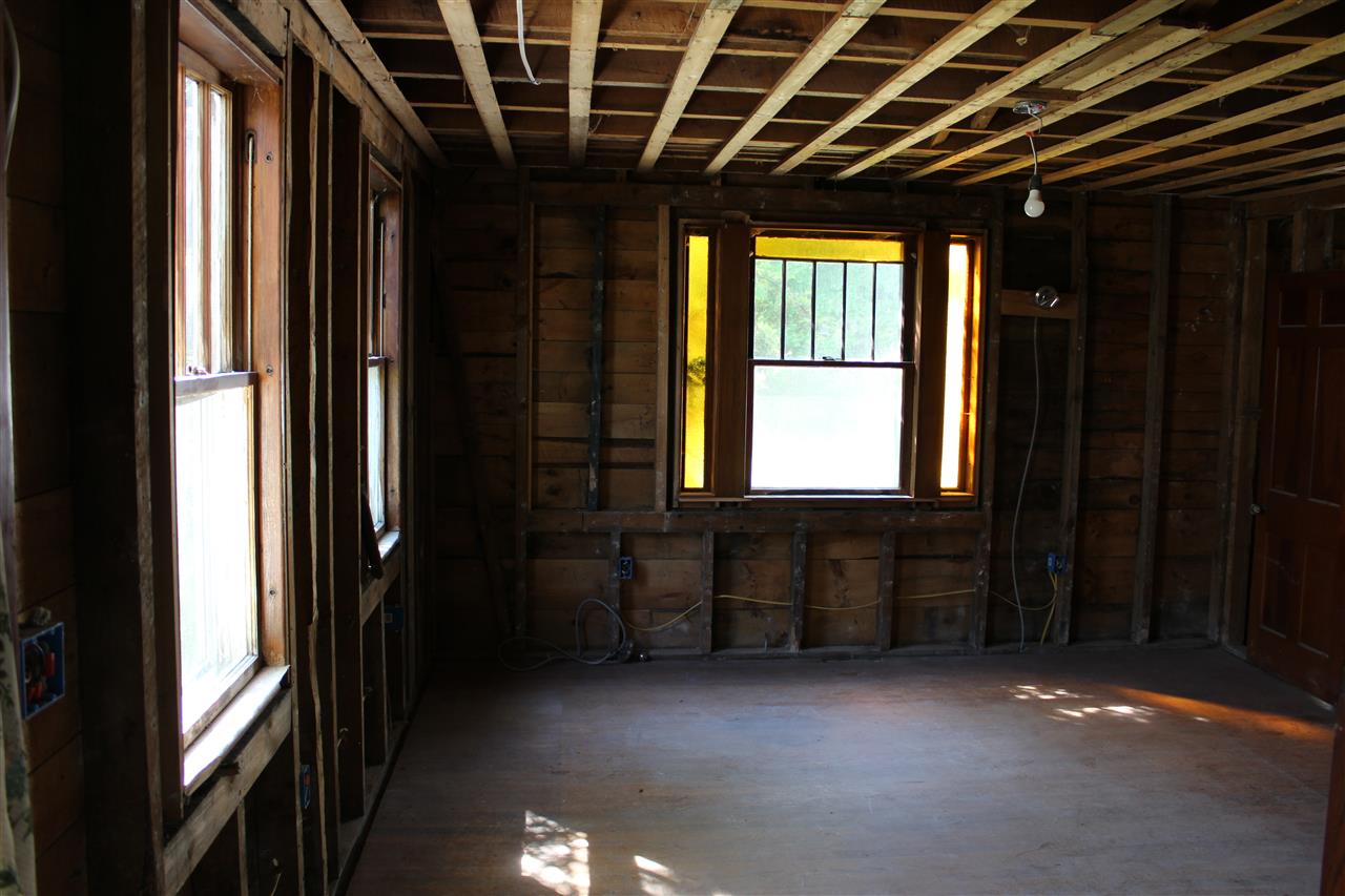 156 Main Street Winchester, NH 03470 - Photo 9 of 15 Gallery Image 9