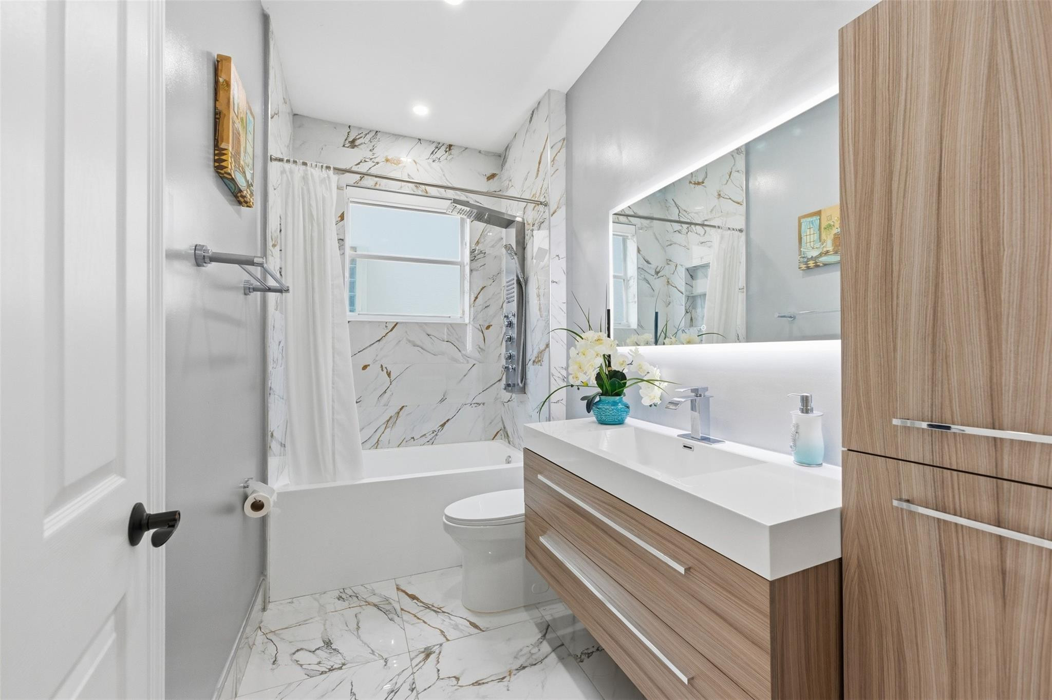 17331 Southwest 33rd Street Miramar, FL 33029 - Photo 28 of 53 Maim Level Bath