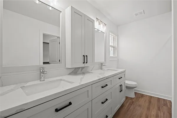 $359,900 | 3818 Northwest 93rd Street, Kansas City, MO 64154