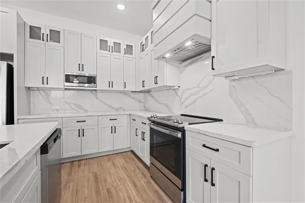 $359,900 | 3818 Northwest 93rd Street, Kansas City, MO 64154