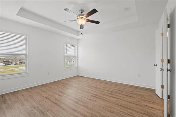 $359,900 | 3818 Northwest 93rd Street, Kansas City, MO 64154